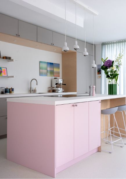 Flush maakt z’n naam waar: een vlak front zonder greep - clean, bold, no nonsense.