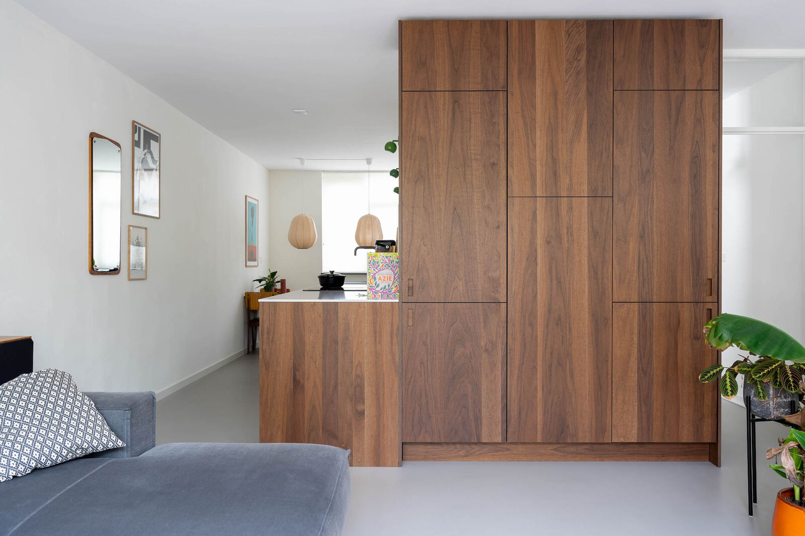 Walnoot keuken fronten met Getacore werkblad by BABOON