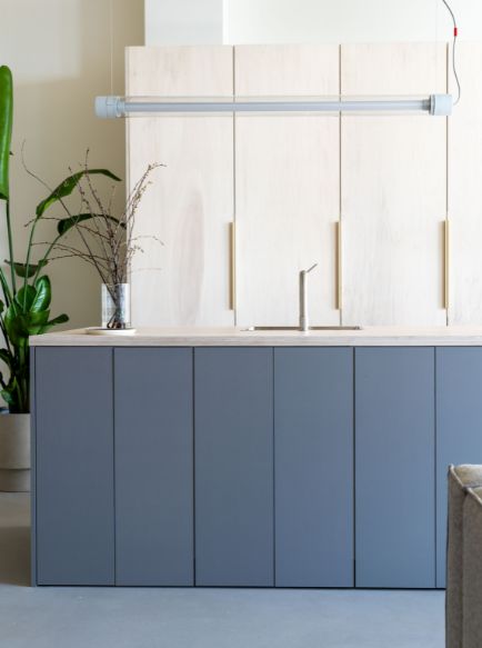 Geef je keuken karakter met Pull - een slank, modern front met losse handle voor een extra edge.